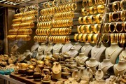 Giá vàng hôm nay 4/9: Vọt lên, trụ trên đỉnh cao