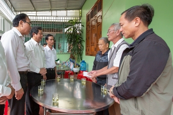 Công đoàn Điện lực Việt Nam chia buồn đến gia đình đoàn viên có thân nhân Liệt sỹ do sạt lở đất ở Quảng Trị