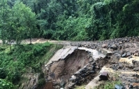 Nhiều tuyến tỉnh lộ tan nát, cửa ngõ miền tây Khánh Hòa bị phong tỏa