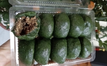Cơn sốt bánh ngải màu xanh lét, tiểu thương hốt bạc, bán mỏi tay