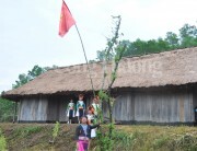 Tết người Mông: Vui nhộn, ấm áp, tiết kiệm, văn minh