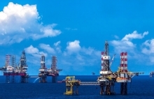 Petrovietnam quickly implement urgent tasks and solutions to cope with double impact of Covid-19 epidemic and decline in oil prices