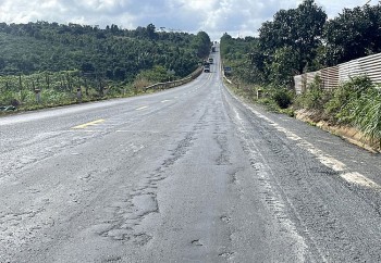 Hộp thư ngày 2/6: Công trường khai thác cát trong khu công nghiệp rộng 370ha