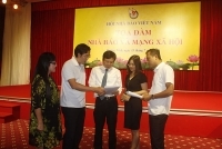 Không thể có chuyện nhà báo bị mạng xã hội dẫn dắt!