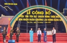 Tân Yên (Bắc Giang) đón Bằng công nhận đạt chuẩn nông thôn mới