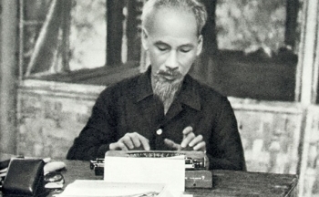 Xây dựng Nhà nước tự chủ, kinh tế tự cường và hội nhập quốc tế đưa đất nước 'hóa rồng' theo di sản Hồ Chí Minh