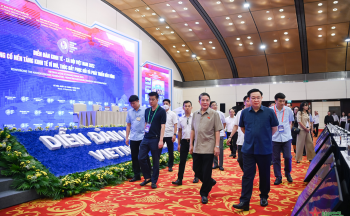 Chủ tịch Quốc hội Vương Đình Huệ kiểm tra việc chuẩn bị tổ chức Diễn đàn Kinh tế-Xã hội Việt Nam 2022