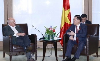 Chủ tịch Quốc hội tiếp Bộ trưởng Ngân khố Victoria và các tập đoàn lớn