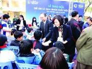 VINAMILK và quỹ sữa “Vươn cao Việt Nam” Chung tay xoa dịu nỗi đau da cam