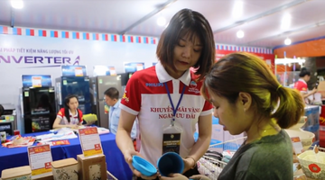 Phiên chợ Tết hàng điện máy và gia dụng tổ chức thâu đêm phục vụ khách hàng