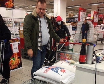 Giá gạo xuất khẩu lao dốc, chưa đáng lo?