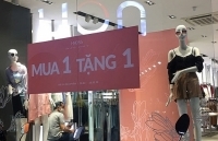 Kinh doanh thời trang “xoay sở” tìm khách hàng