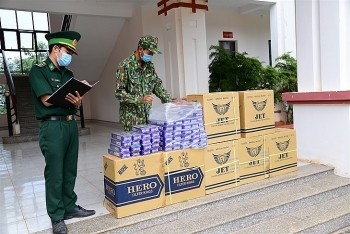 Buôn lậu thuốc lá lại tăng nhiệt ở biên giới Tây Nam