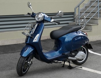 Piaggio Việt Nam ra mắt bộ sưu tập “Sống động Vespa” đón hè 2022