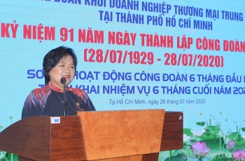 Chăm lo và bảo vệ lợi ích của đoàn viên công đoàn trong mùa dịch