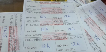 TP.Hồ Chí Minh: Phát phiếu hẹn giờ, nhiều siêu thị hết cảnh chen lấn