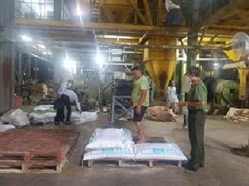 Đồng Tháp: Xử phạt một công ty sản xuất thức ăn thủy sản