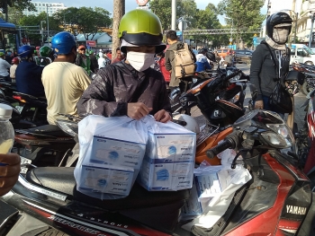 TP. Hồ Chí Minh: Một doanh nghiệp bán trợ giá khẩu trang chỉ từ 25.000 đồng/hộp