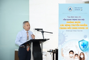 Giảm gánh nặng kép cho nền kinh tế qua chủ động tiêm chủng vắc-xin cho trẻ