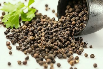 Giá tiêu hôm nay 28/4: Tiếp tục tăng 500 – 1.000 đồng/kg