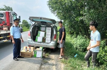 Long An bắt giữ lô hàng số lượng lớn thuốc diệt cỏ nghi nhập lậu
