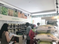 Nguồn cung dồi dào khách hàng không lo thiếu gạo mùa dịch Covid -19