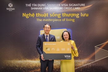 Ngân hàng Shinhan ra mắt thẻ tín dụng Visa Signature