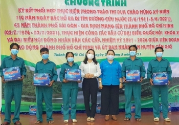 EVNHCMC đồng hành với Liên đoàn Lao động thành phố chăm lo cho đoàn viên khó khăn