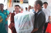 Phú Quốc: Trao tặng 600 phần quà cho đồng bào bị thiệt hại do lũ lụt