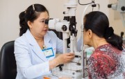 Bệnh viện Mắt kỹ thuật cao Phương Nam khám tầm soát mắt cho 1.000 bệnh nhân