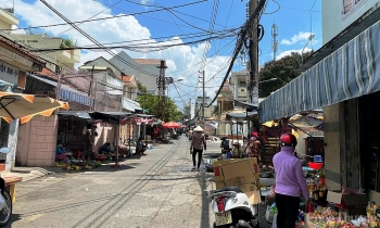 TP Hồ Chí Minh: Hàng hóa dồi dào, người dân thực hiện mua sắm an toàn