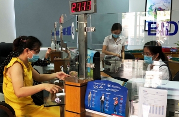 Dòng tiền ngân hàng luân chuyển chậm