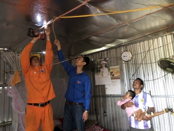 PC Đắk Lắk: Hoàn thành chương trình chiếu sáng để tri ân khách hàng