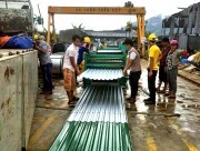 Tập đoàn Hoa Sen bán hàng lưu động, cam kết không tăng giá tại vùng chịu ảnh hưởng bão 12