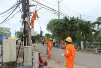 Nắng nóng lên 42 độ C, ngành điện tăng cường kiểm tra, hỗ trợ khách hàng