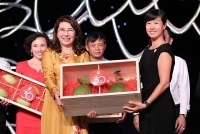 2 quả bưởi da xanh được đấu giá giá 120 triệu đồng