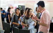 Hàng trăm sinh viên có việc làm ngay tại Ngày hội việc làm 2016