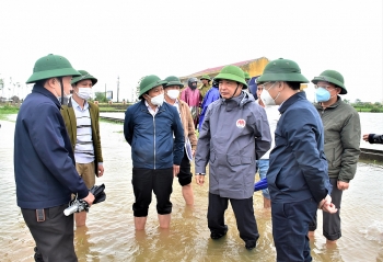 Thừa Thiên Huế: Lũ trái mùa thủy điện tích hàng triệu m3 nước