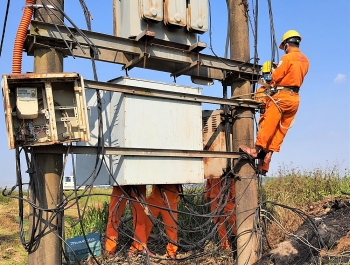 Quảng Trị: Cảnh báo tình trạng đốt rơm sau thu hoạch gây mất an toàn lưới điện