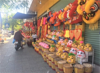 Thừa Thiên Huế: Đồ chơi Tết Trung thu - hàng Việt chiếm ưu thế