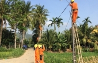 PC Bình Định thực hiện công trình thanh niên “Thắp sáng đường quê”