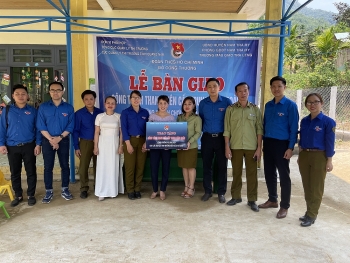 Đoàn Thanh niên Bộ Công Thương: Mang yêu thương đến với Trà Leng
