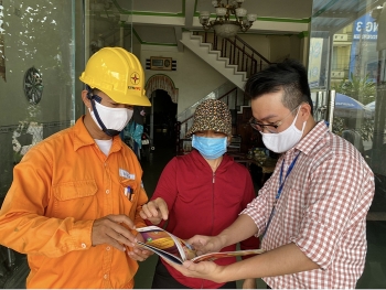 PC Bình Định tăng cường phúc tra chỉ số công tơ trong mùa nắng nóng