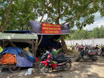 Quảng Bình: Nhà máy xi măng xây dựng thêm công trình, dân chặn xe vì lo ô nhiễm