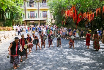 Đưa điệu múa cổ truyền của người Cơ Tu vào phát triển du lịch