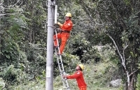 Từ nay xóm Đồi Sim của đồng bào Ca Dong có điện