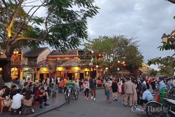 Miền Trung: Làm gì để kéo hàng trăm nghìn lao động ngành du lịch giai đoạn phục hồi?