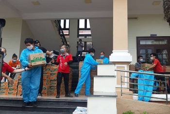 Trao 3.000 suất quà cho người dân Đà Nẵng gặp khó khăn do dịch Covid-19