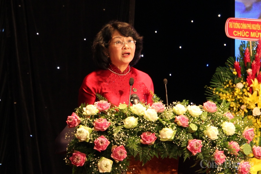 Phó Chủ tịch nước Đặng Thị Ngọc Thịnh dự Đại hội thi đua yêu nước TP. Đà Nẵng lần thứ V