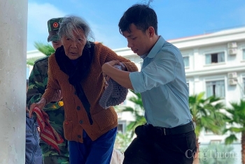 Toàn cảnh miền Trung ứng phó với cơn bão mạnh nhất trong nhiều năm qua